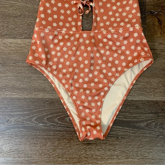 Victoria’s Secret Womens orange rusty Daisy print plunge tie neck one piece swim - Picture 3 of 11